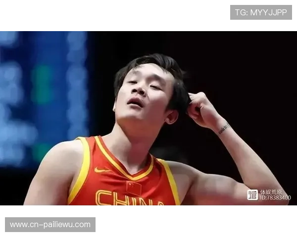 小曾与刘炜丁彦雨航同为中国赛热闹助阵签约球员 小曾与刘炜丁彦雨航同为中国赛热闹助阵签约球员